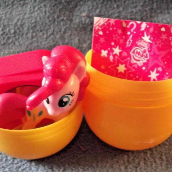 Kinder Surprise Maxi My Little Pony 2015 Collectible Ferrero Canada Hasbro FSB23 - Picture 3 of 4